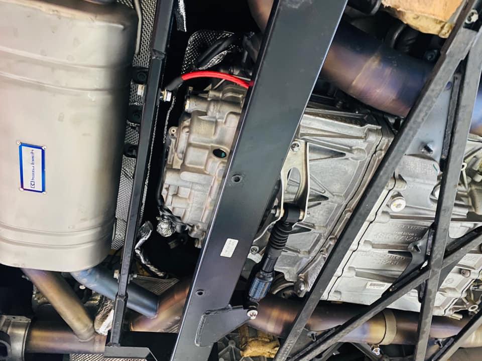 AMG GTS ブレーキパッド交換・ノイズリダクションケーブル取付・エンジンオイル交換！