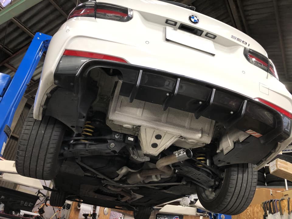 BMW F31 アライメント調整にワンオフマフラー制作！