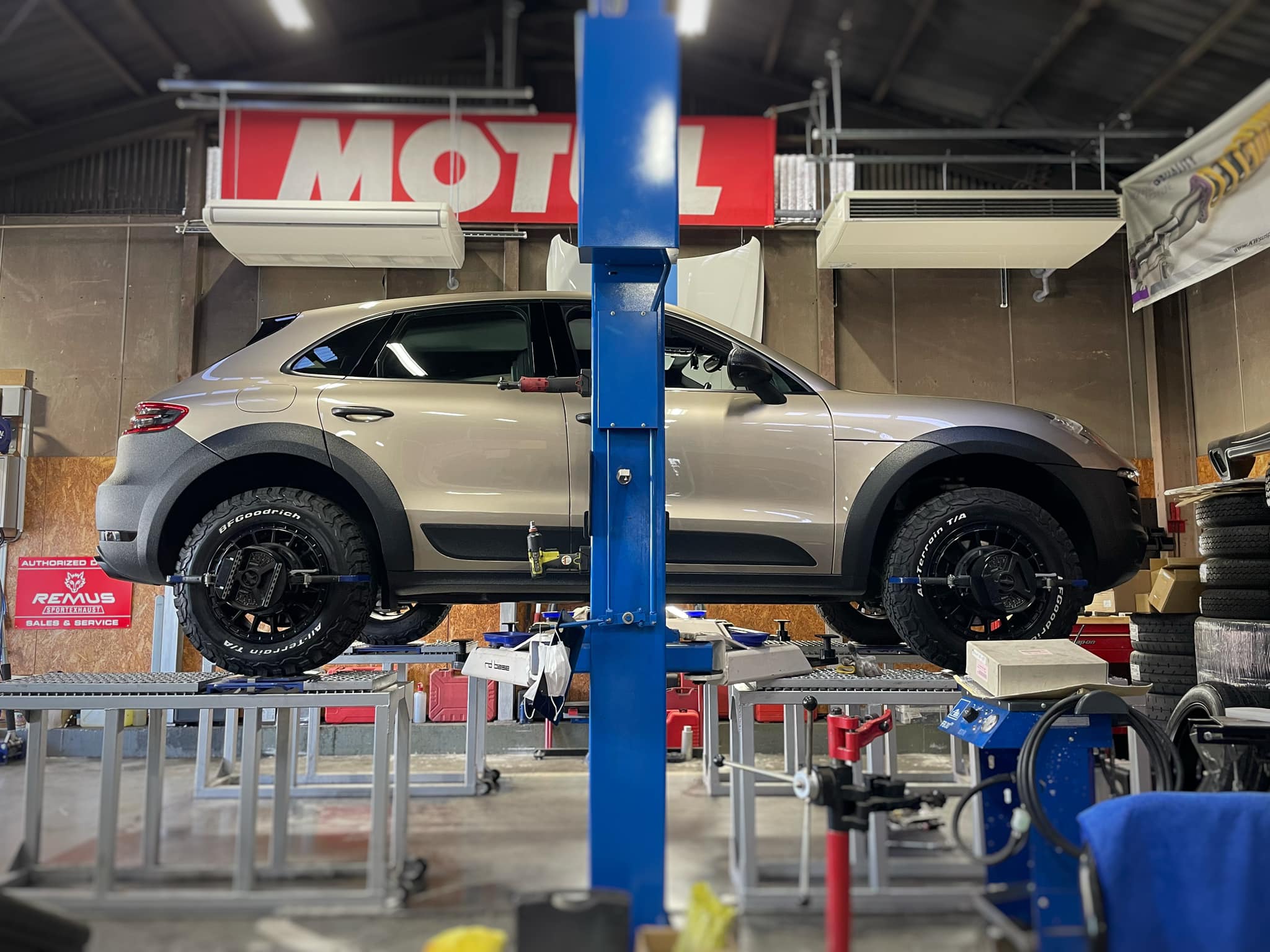 MACAN  X  ALL GROUND SPRINGS！