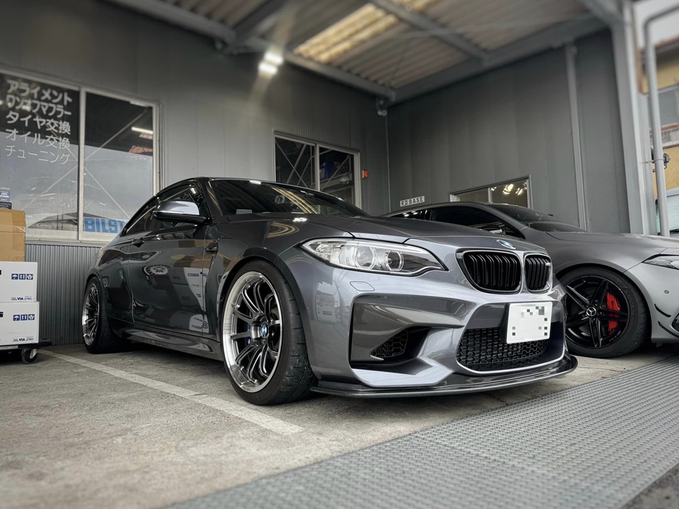 BMW M2  X  kohlenstoff！