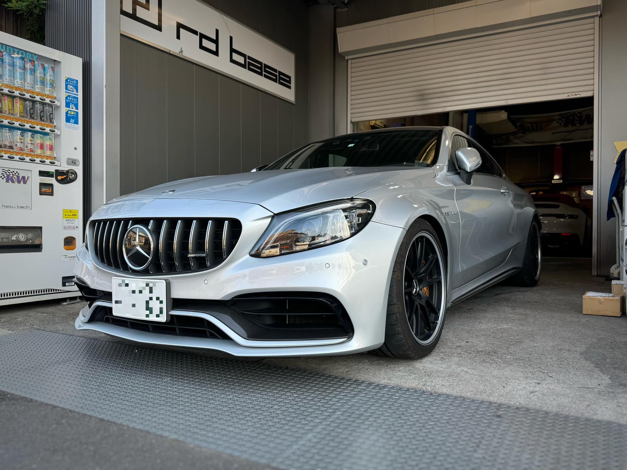 AMG C63S  X  BMW X2！