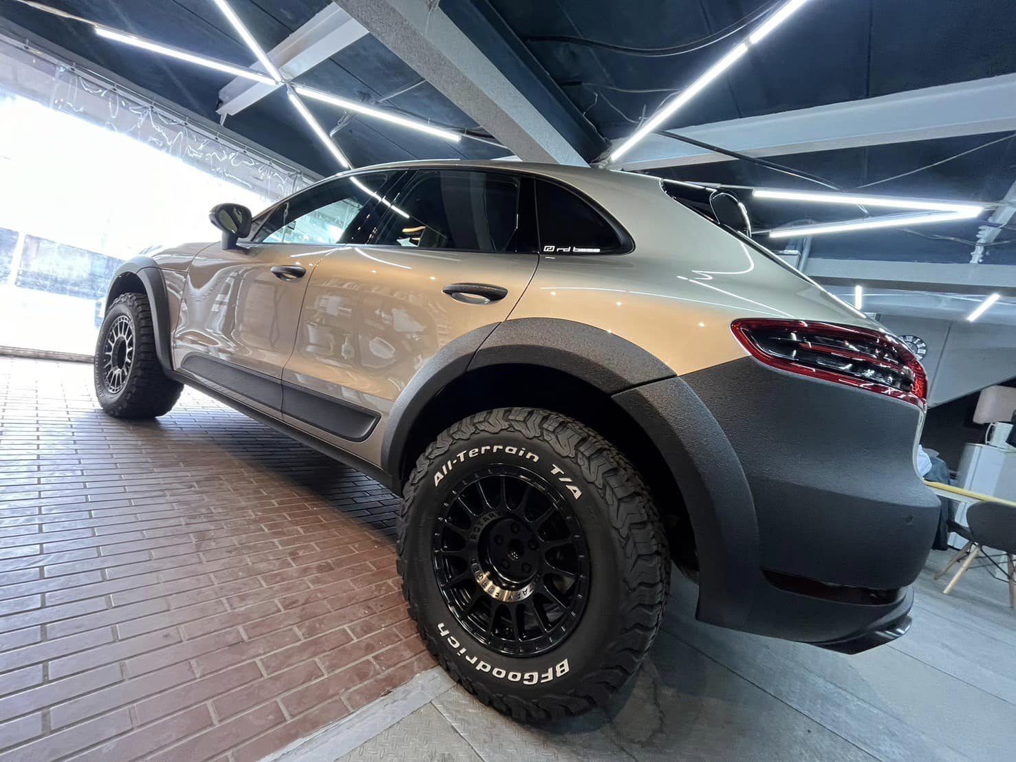 Porsche Macan！