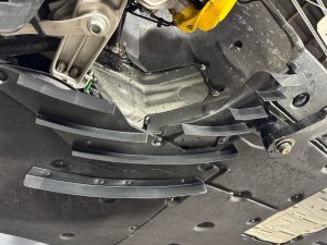 GT2RS 整流板を加工取付！