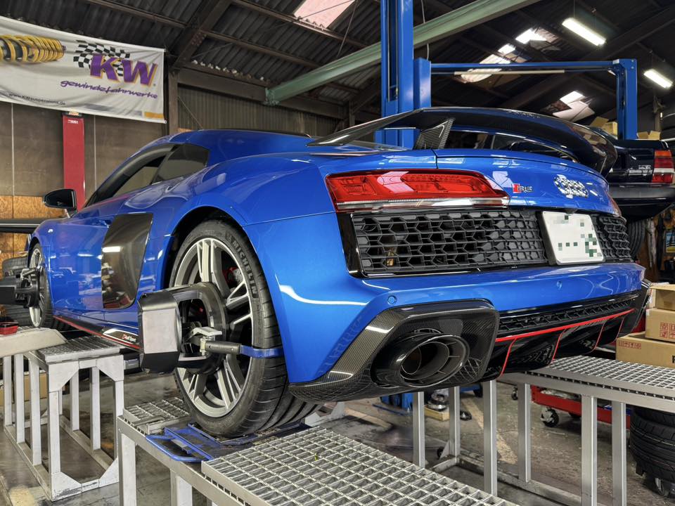 AUDI R8  X  PS4S！