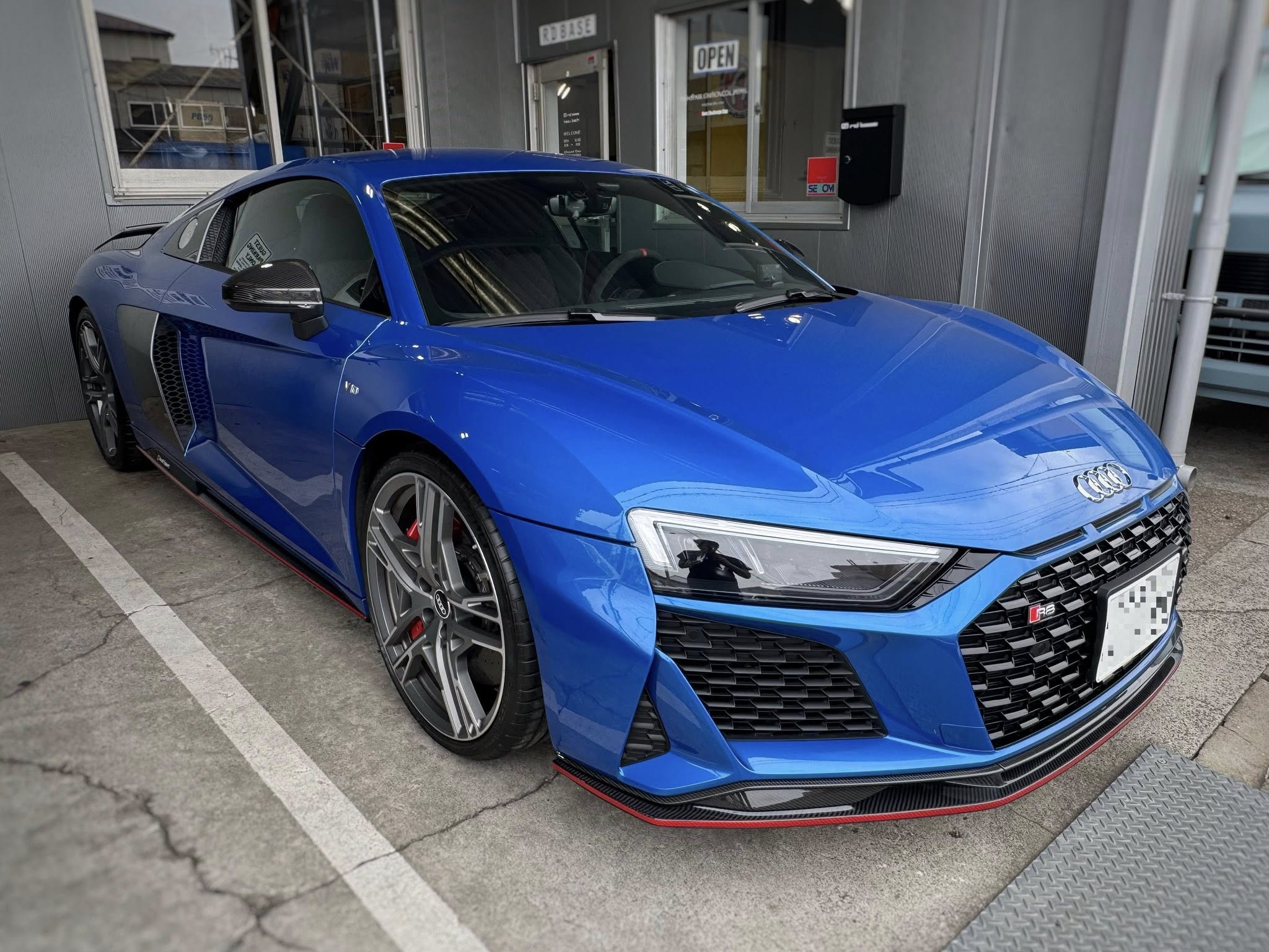 AUDI R8  X  PS4S！