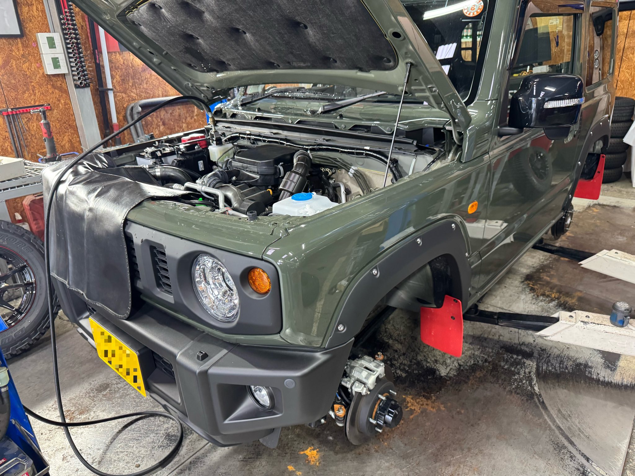 RS4  X  Touran  X  Jimny！