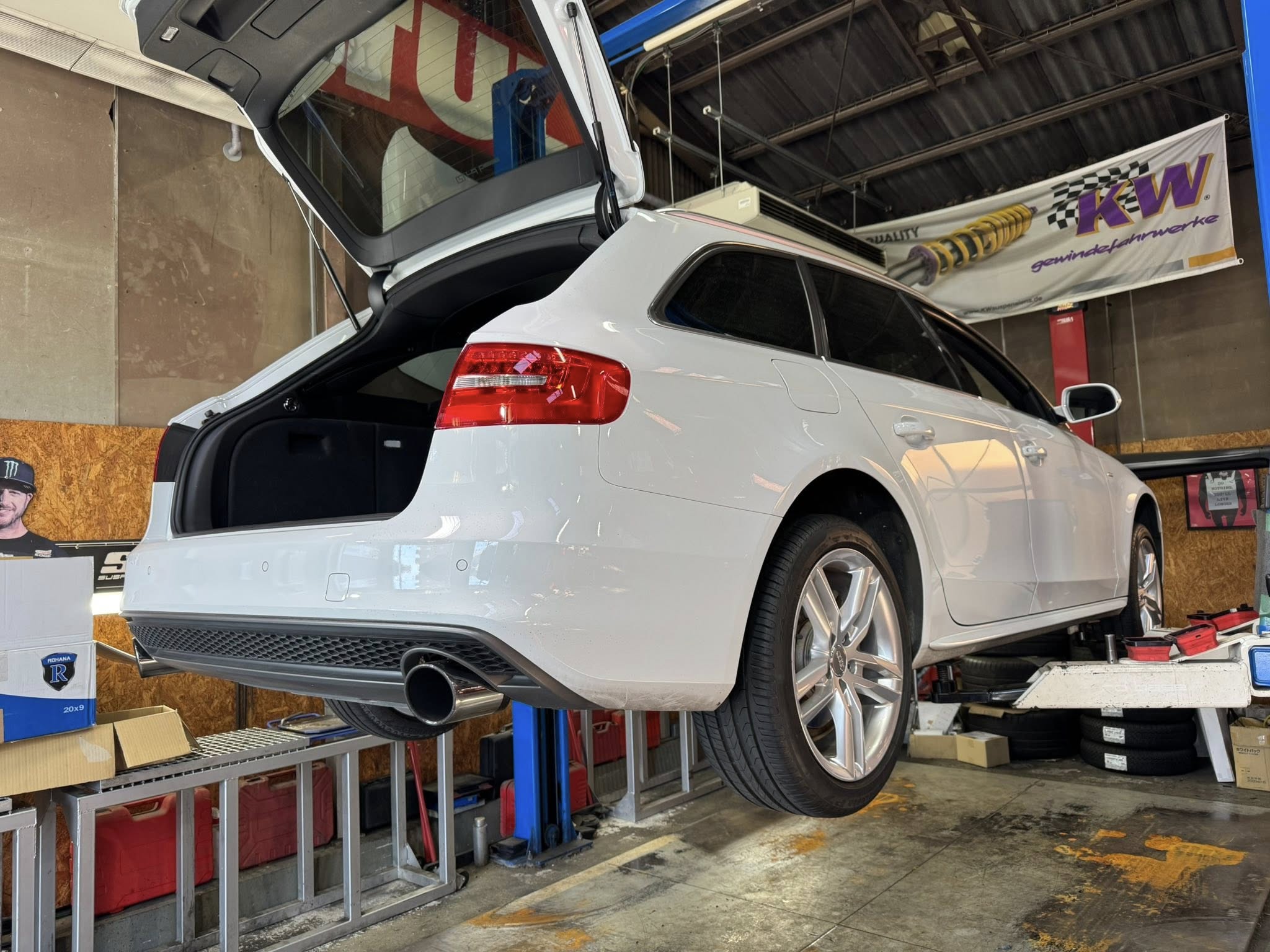 A4  X  A4  X  FRONX！