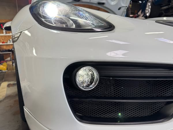 Cayman S オイル交換にフォグランプ交換！