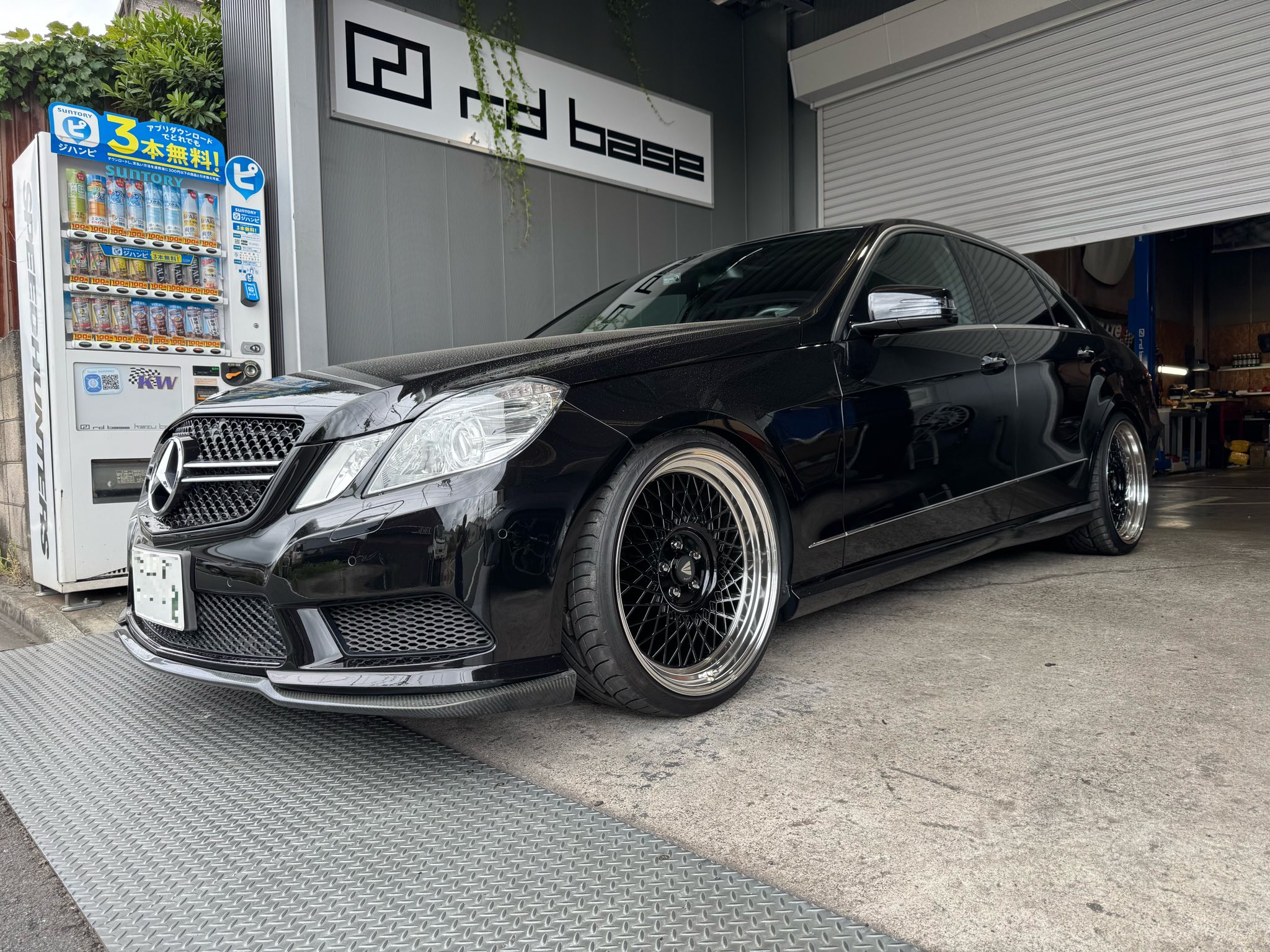 W212  X  997  X  W222！