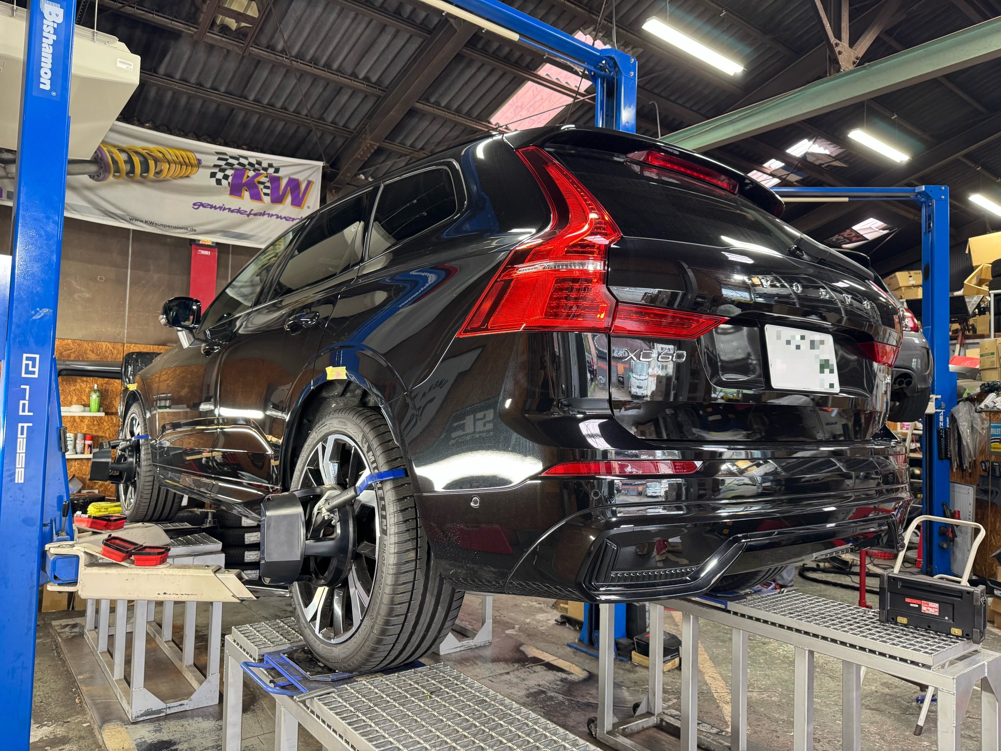 VOLVO XC60 ロアリングキット！
