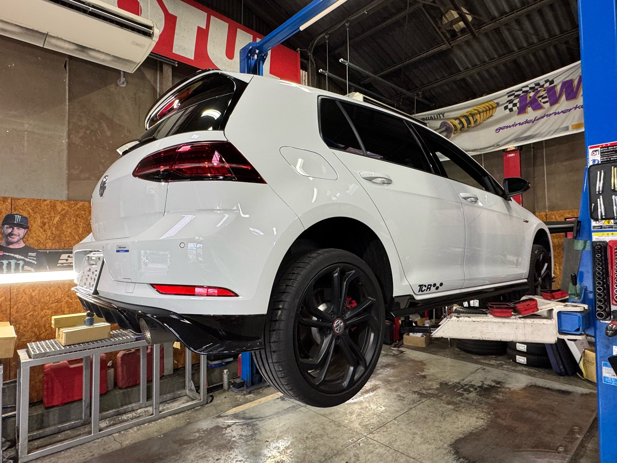 GT-R  X  135i  X  GOLF TCR！