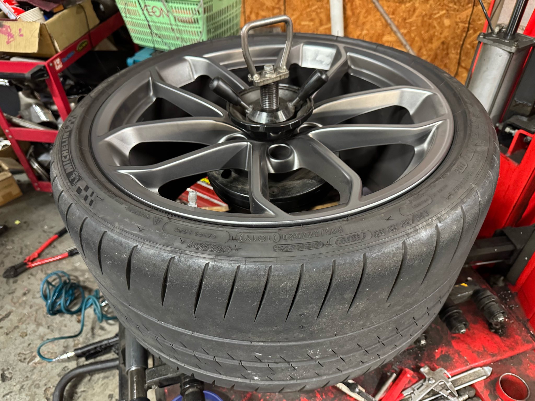 130  X  718  X  DBX  X  ALPHARD！