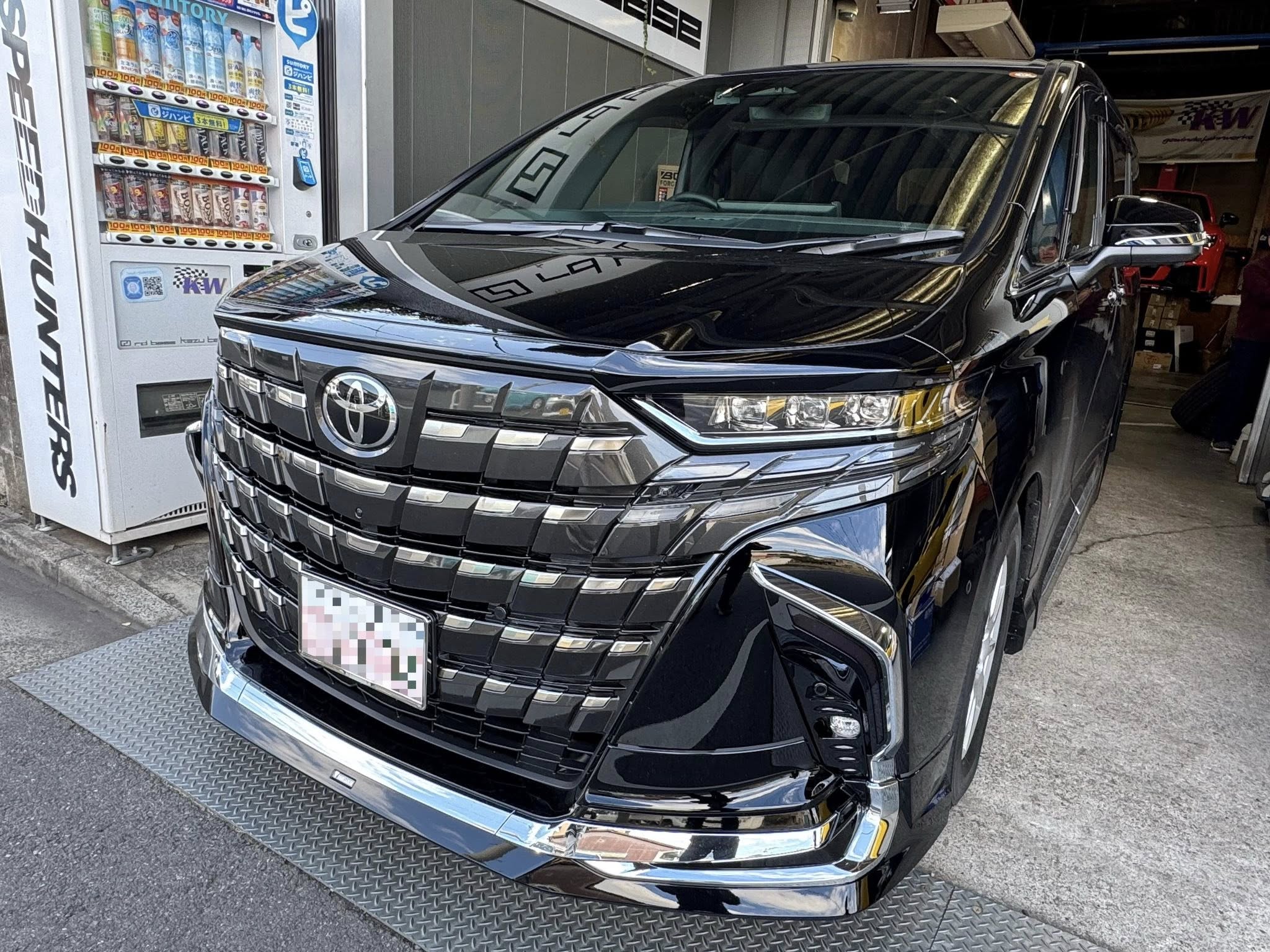 130  X  718  X  DBX  X  ALPHARD！