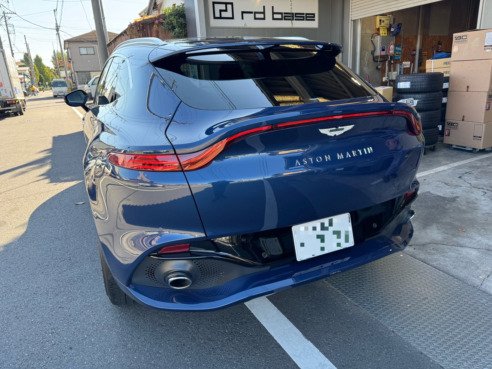 130  X  718  X  DBX  X  ALPHARD！