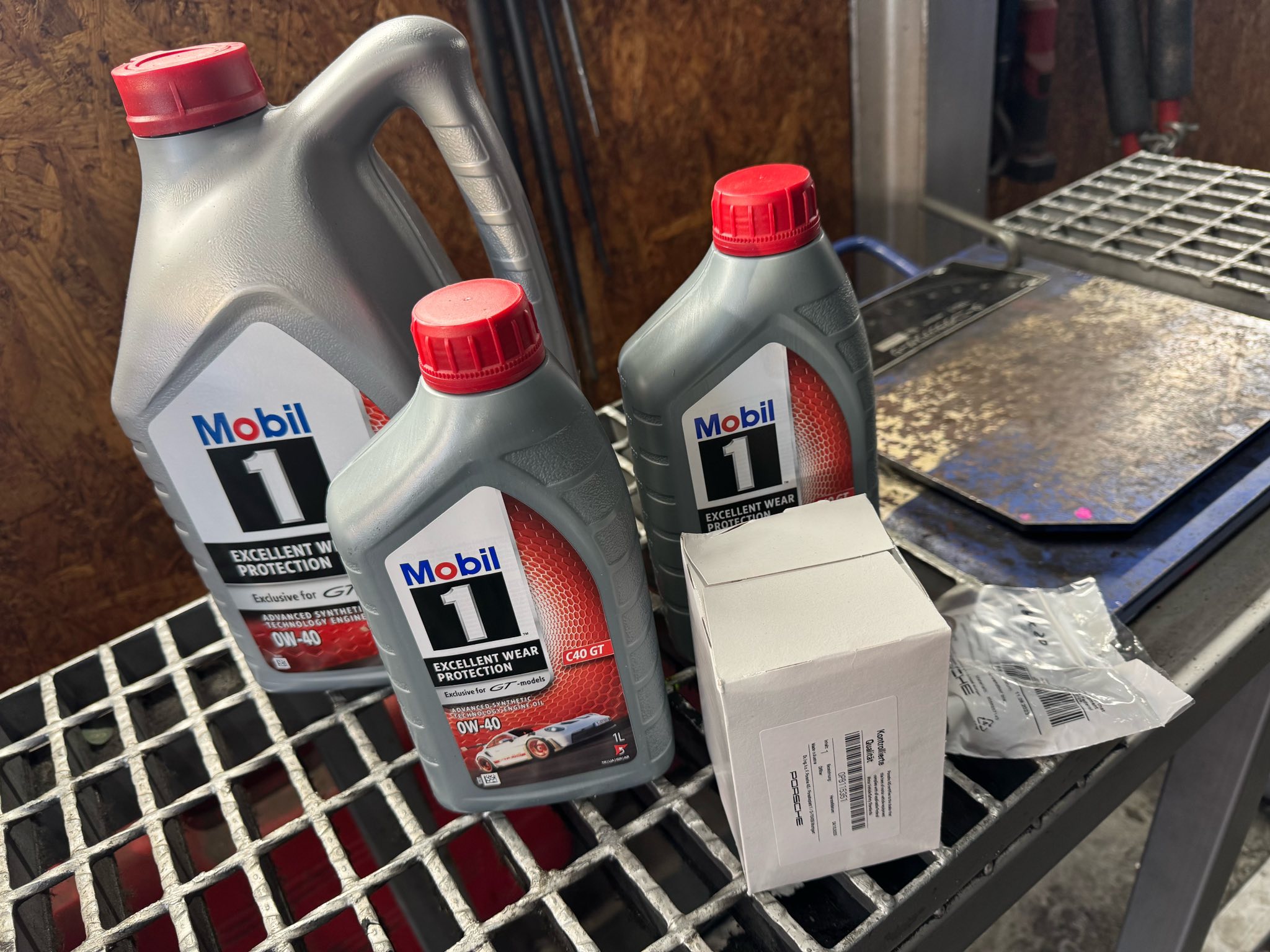 992GT3  X  Cayman R！