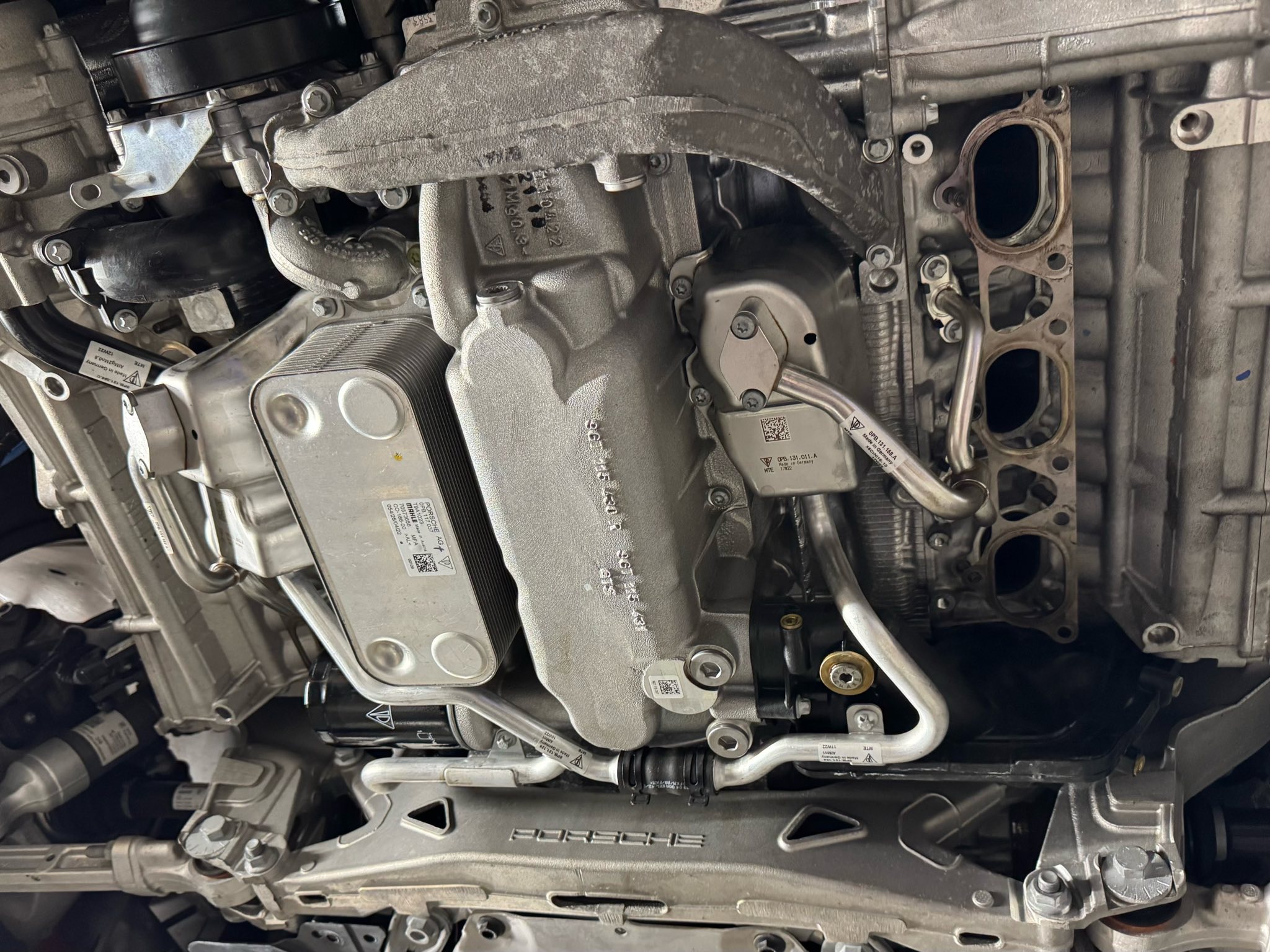 992GT3  X  Cayman R！