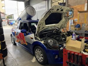 MINI  X  318is  X  VELLFIRE  X  Macan！