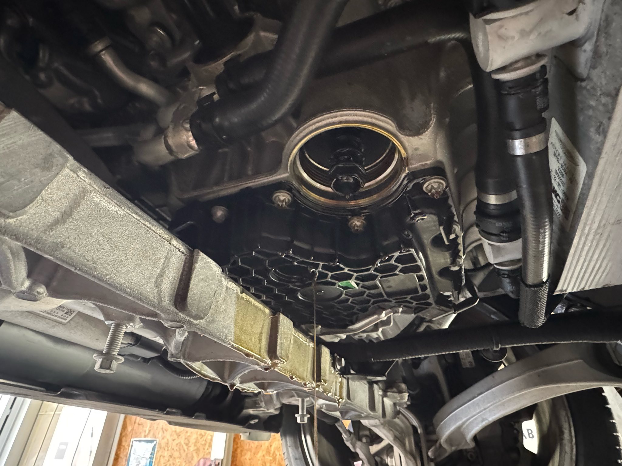 G  X  DBX  X  E  X  Macan  X  318is！