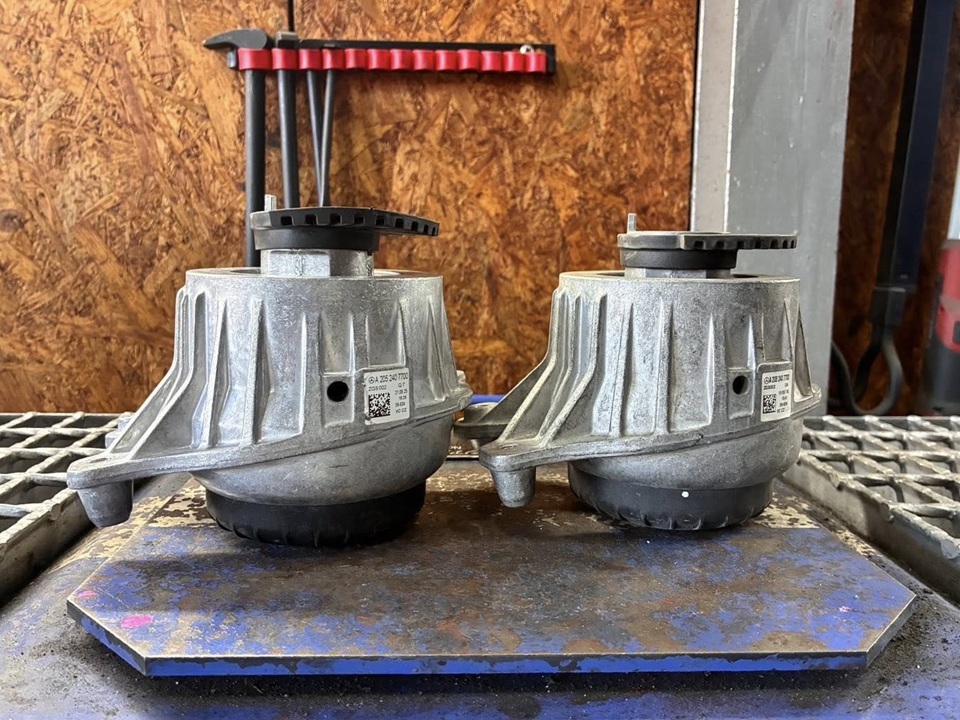 C Class エンジンマウント交換!