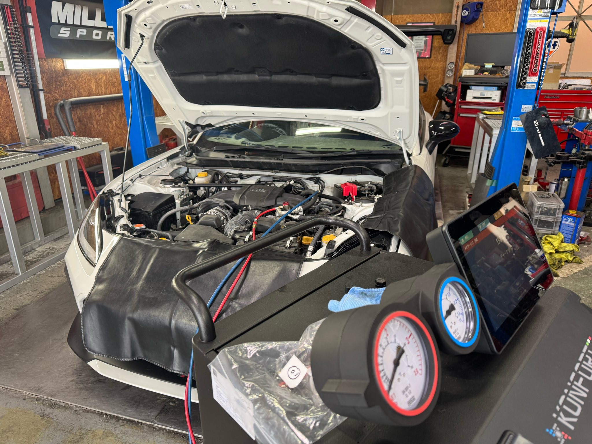 GOLF  X  RS4  X  C CLASS  X  FT86！