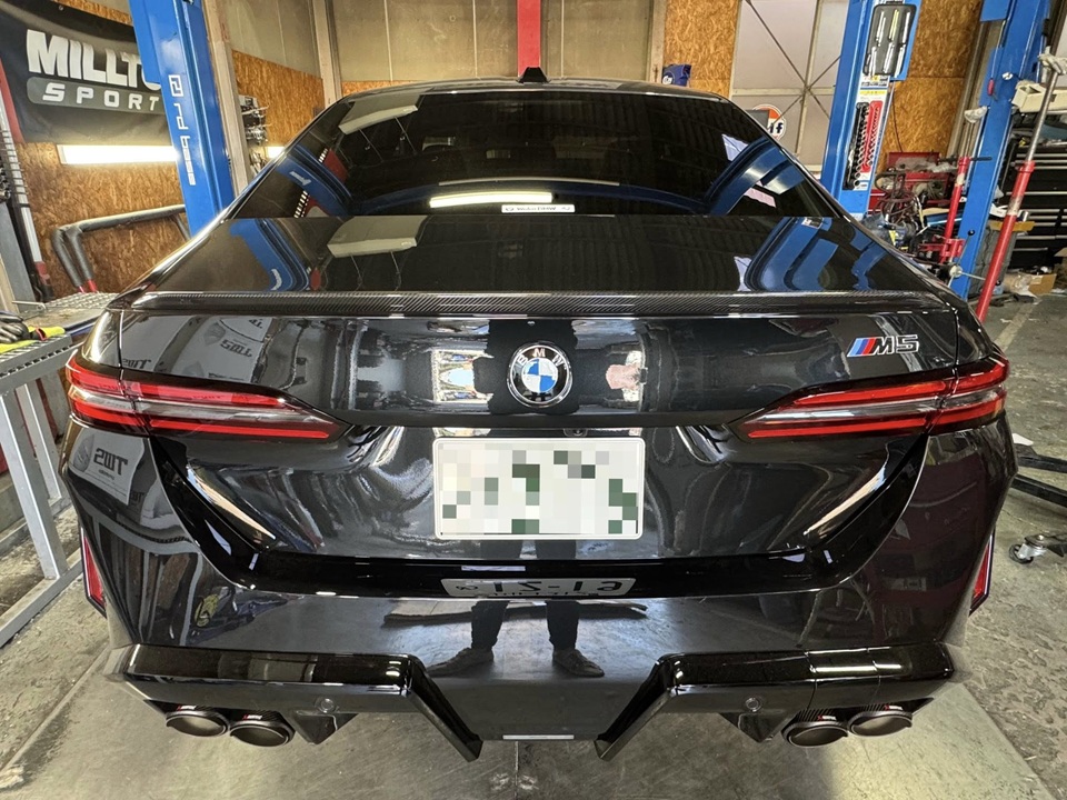 G90M5  X  Akrapovic！