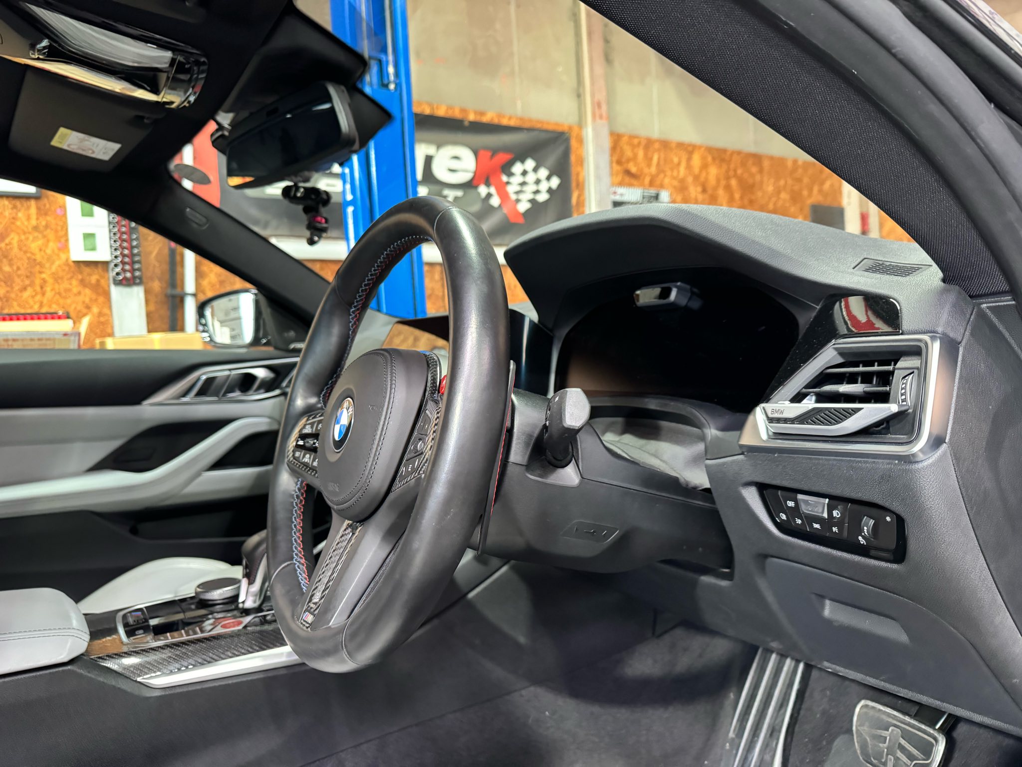 G82M4  X  Macan  X  M135i  X  RX350h！