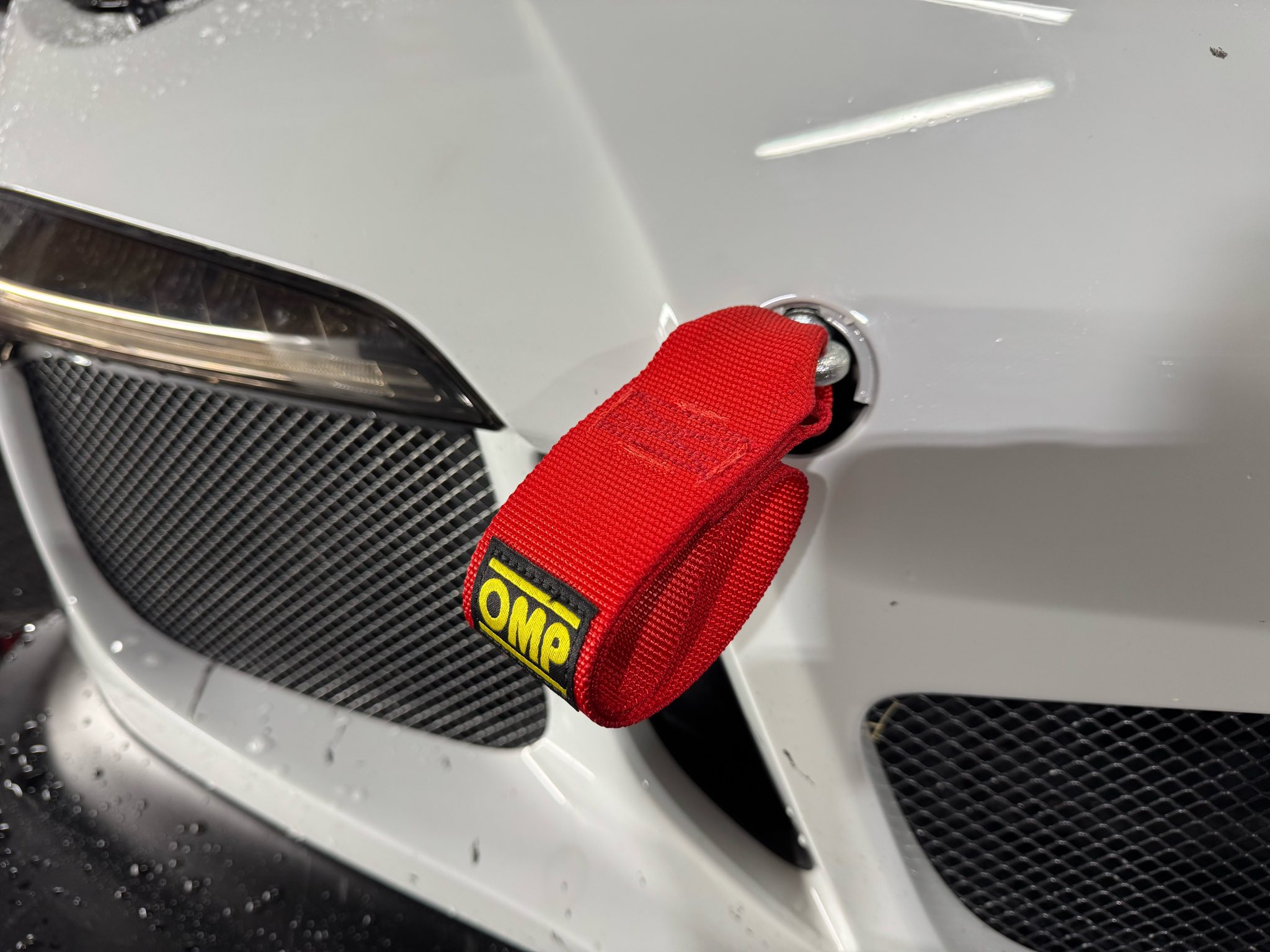 PORSCHE純正 OMPトーイングストラップ！